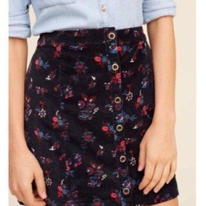 Hollister Junior velvet buttoned mini skirt in Size 3